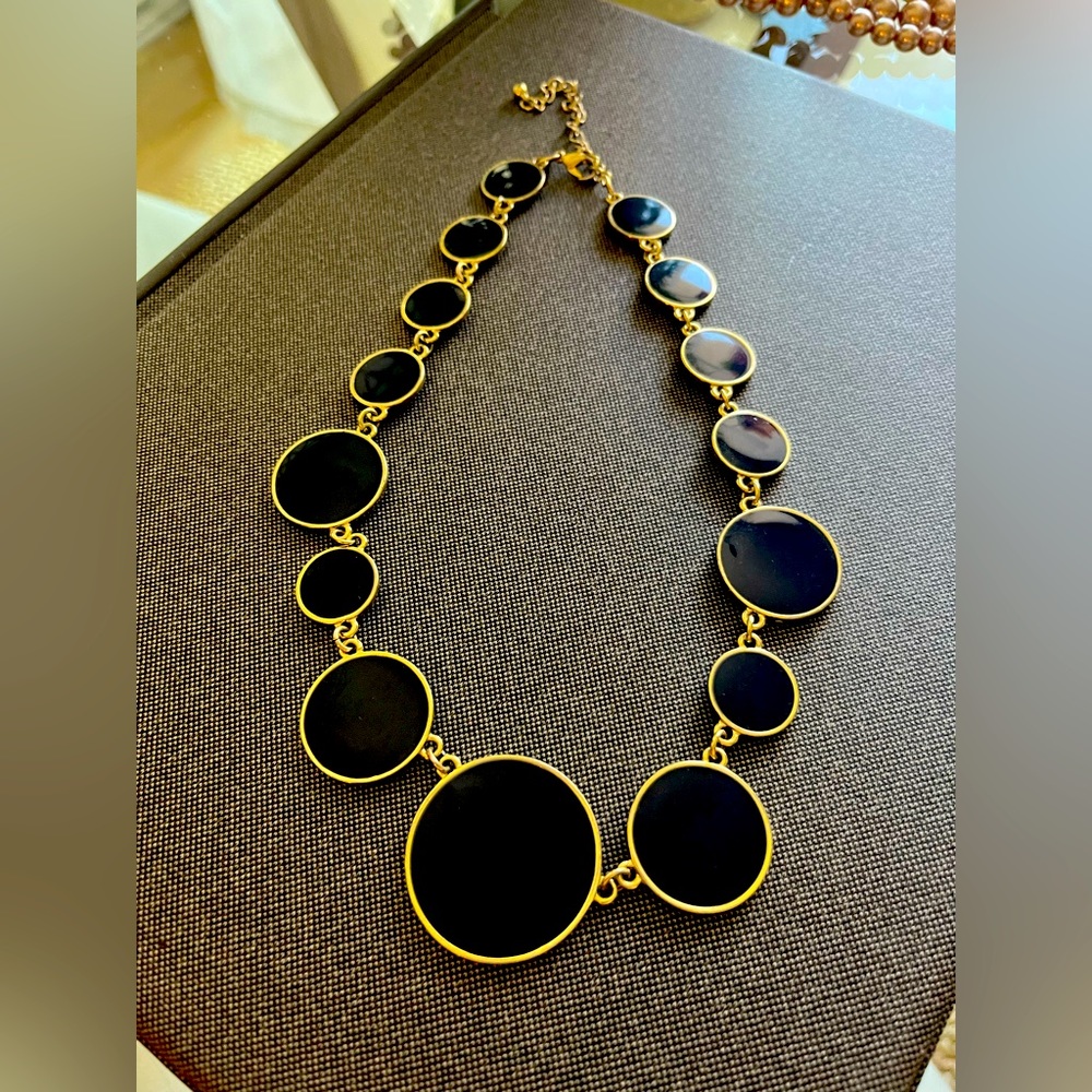 🌺 Navy Blue Circle Statement Necklace